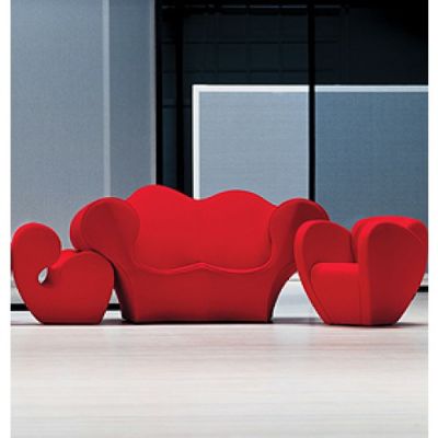 Rotes Soft Little Heavy Sofa und Sessel von Moroso, modernes Design für Wohnzimmer.